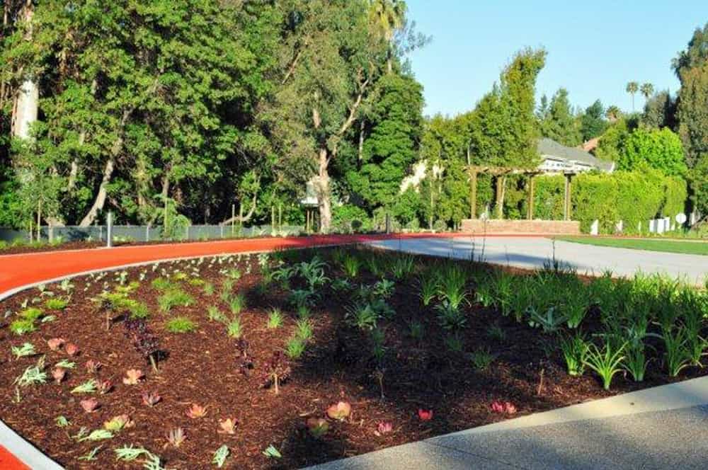 Public-park-landscaping-with-mulch2-Agromin - Agromin